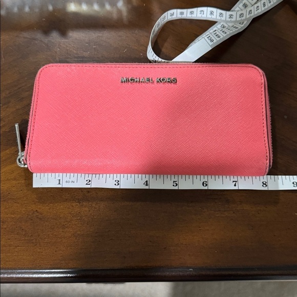 Michael Kors wallet - Picture 9 of 10
